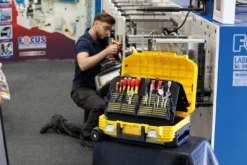 Valise De Maintenance STANLEY - A Roulettes Contenant Plus De 100 Pieces - FMST1-75530 -Maxoutil Soldes BDA10059 4