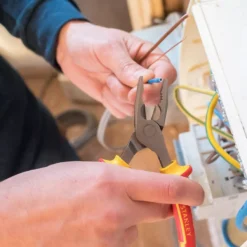 Pince Universelle Isolée 1000V STANLEY - 0-84-002 -Maxoutil Soldes STAN0290 4