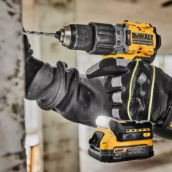 Perceuse Visseuse Percussion Compacte XR 18V 1.7Ah Li-Ion Brushless Powerstack DEWALT - DCD805E2T-QW -Maxoutil Soldes dcd805e2t a4