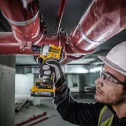 Boulonneuse à Chocs 1/2" XR 18V 1.7Ah Li-Ion Brushless Jonc Sécurité Powerstack DEWALT - DCF921E2T-QW -Maxoutil Soldes dcf921e2t a1